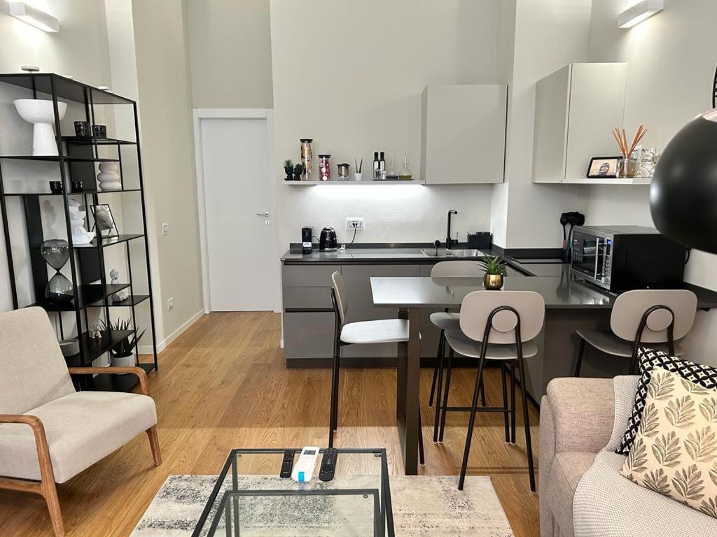 "Mel'S House" - Duomo District - Milano Centro - Universita Εξωτερικό φωτογραφία